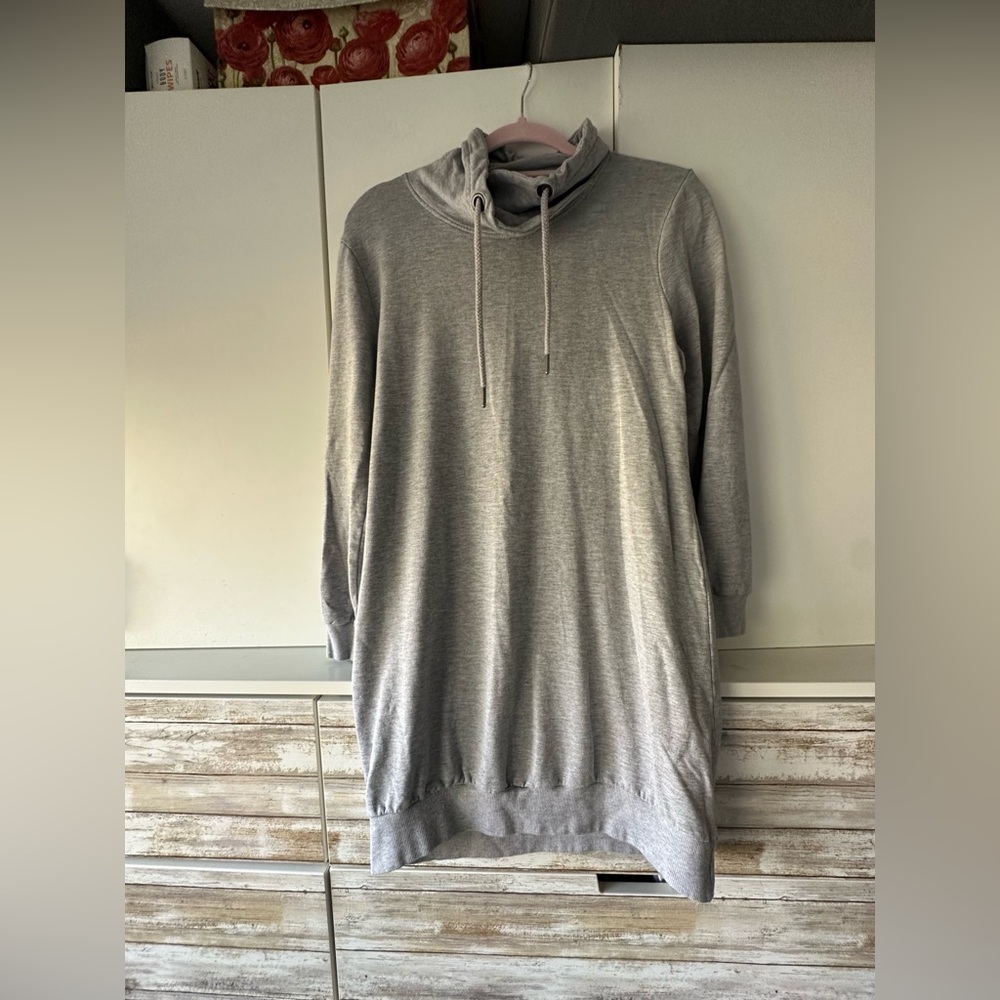 🩶 Serra Gray Hoodie Dress Medium Drawstring Long Sleeve Casual Athleisure